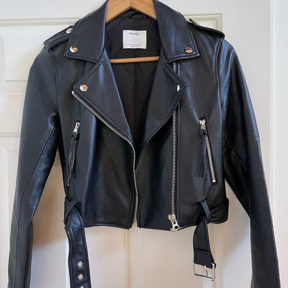 NWOT Bershka cropped leather jacket sz S